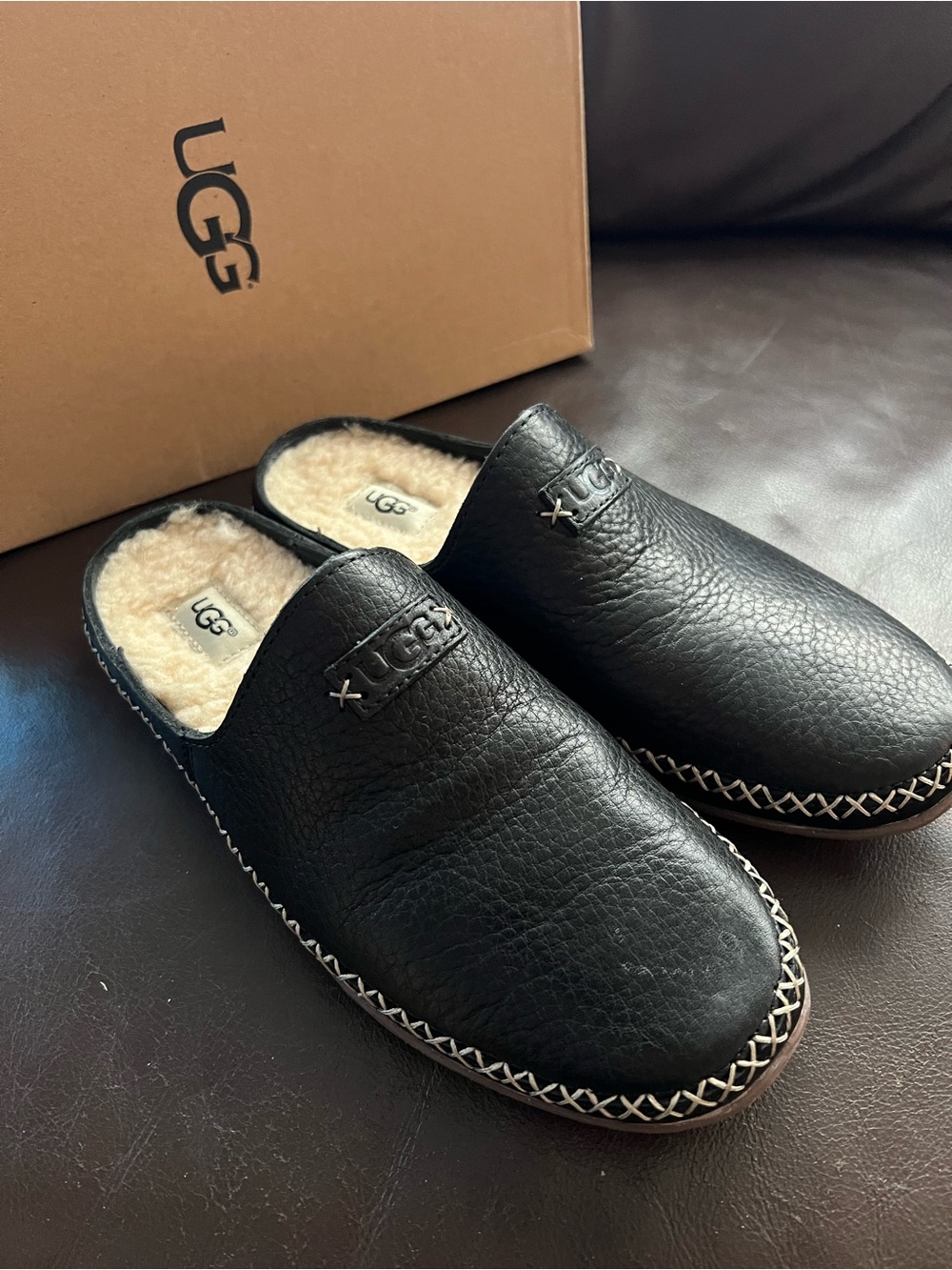 UGG Tamara Leather Shearling Clog Slippers Black Size 7 Box Included